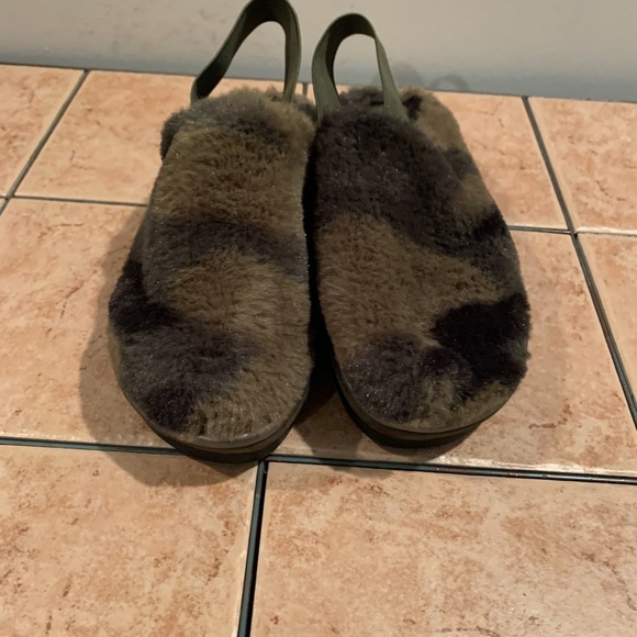 Reaction Kenneth Cole Radiate Cozy Slingback Wedge Clogs Olive Camo size 6 - Picture 2 of 8